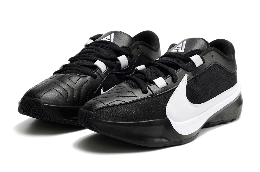 Nike Zoom Freak 5 Black and white